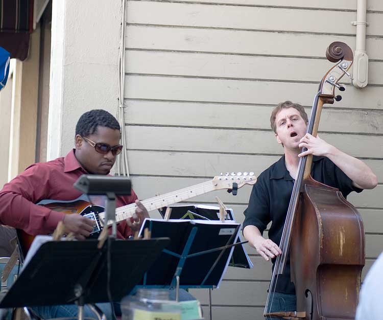 Jazz at my morning caf&eacute;.